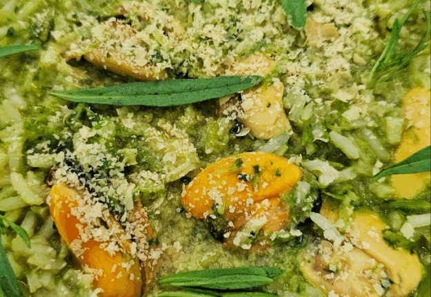 Mussels in Green Sauce with Asparagus, Rice & Tarragon Leaves