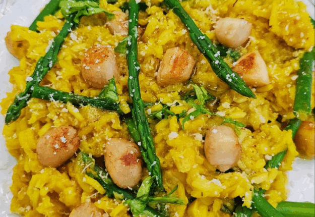 Golden Rice Bowl with Scallops & Asparagus