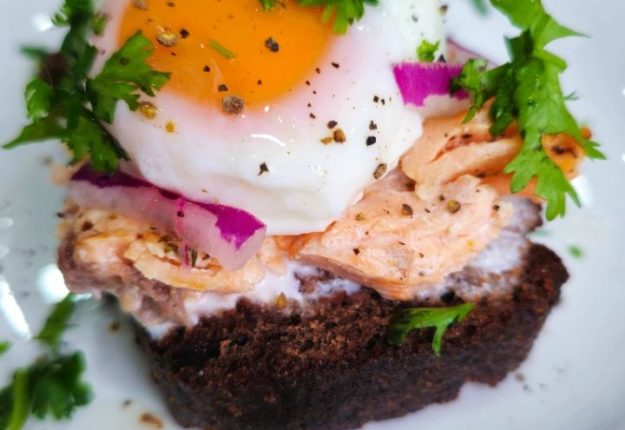 Salmon toast