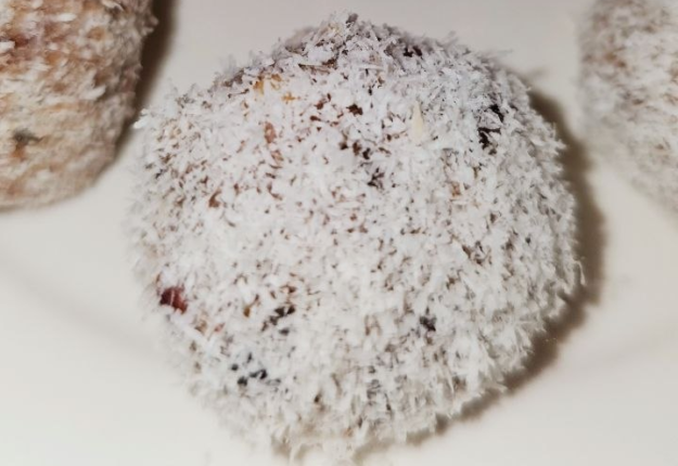 Date & Pecan Energy Balls