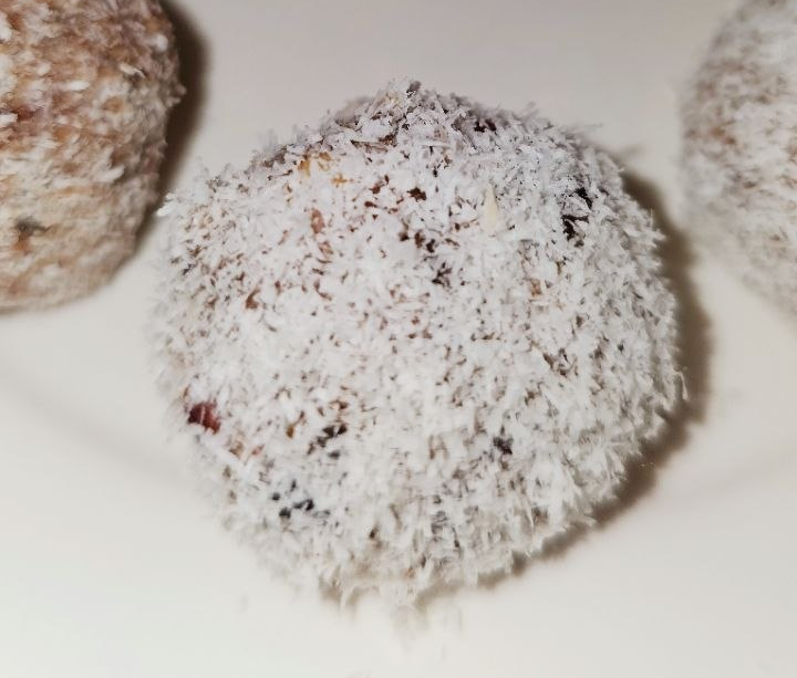 Date & Pecan Energy Balls