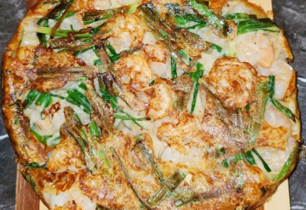 Korean Seafood Pancake with Shrimp (Pajeon)