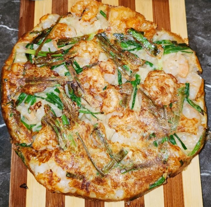 Korean Seafood Pancake with Shrimp (Pajeon)