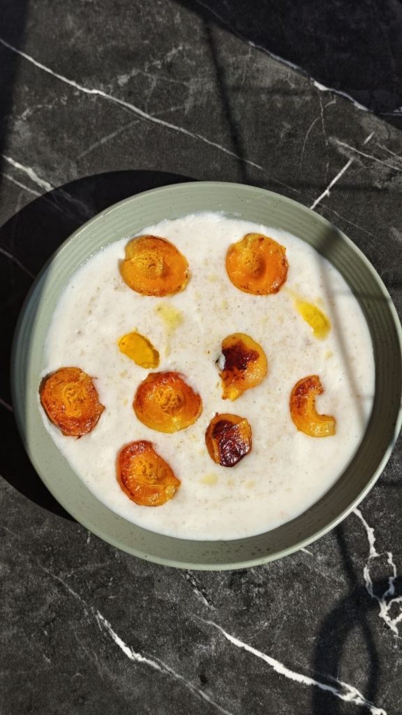 Creamy Milk Oatmeal with Caramelized Apricots